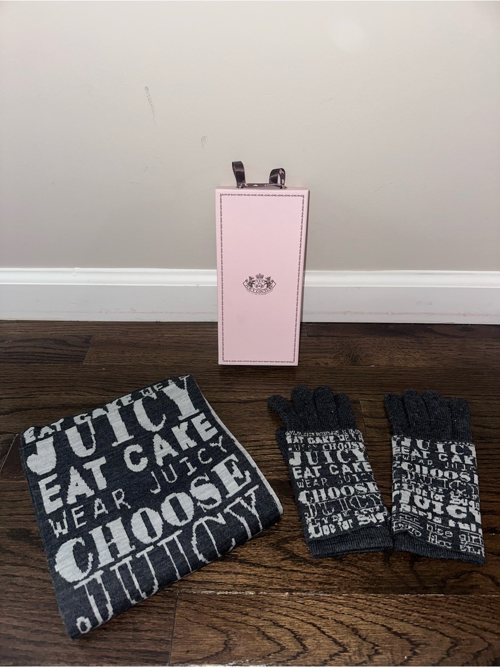 Juicy Couture Gray Logo Knit Scarf and Gloves Set